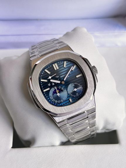 PATEK P NAUTILUS 5712   MOON FACE 48 HOURS POWER RESERVE SELF WINDING