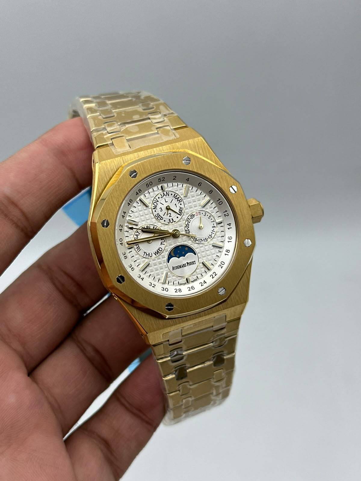 Audemars-Piguet-Royal-Oak-Perpetual-Calendar-White-Dial-Chronograph-Gold Audemars-Piguet-Royal-Oak-Perpetual-Calendar-White-Dial-Chronograph-Gold
