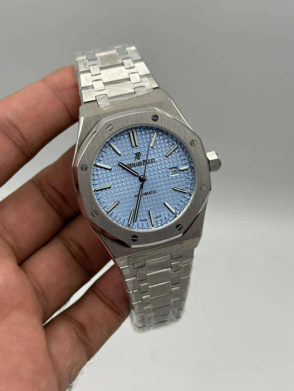 Audemars-Piguet-Royal-Oak-Sky-Blue-Dial-Silver Audemars-Piguet-Royal-Oak-Sky-Blue-Dial-Silver