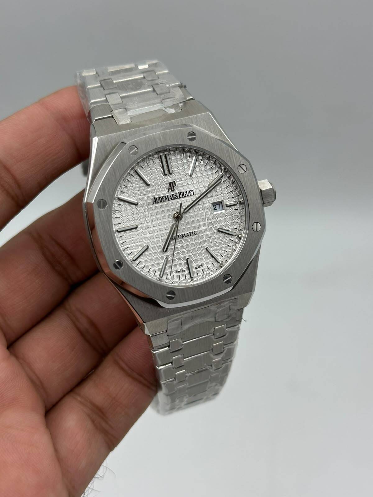 Audemars-Piguet-Royal-Oak-White-Dial-Silver Audemars-Piguet-Royal-Oak-White-Dial-Silver