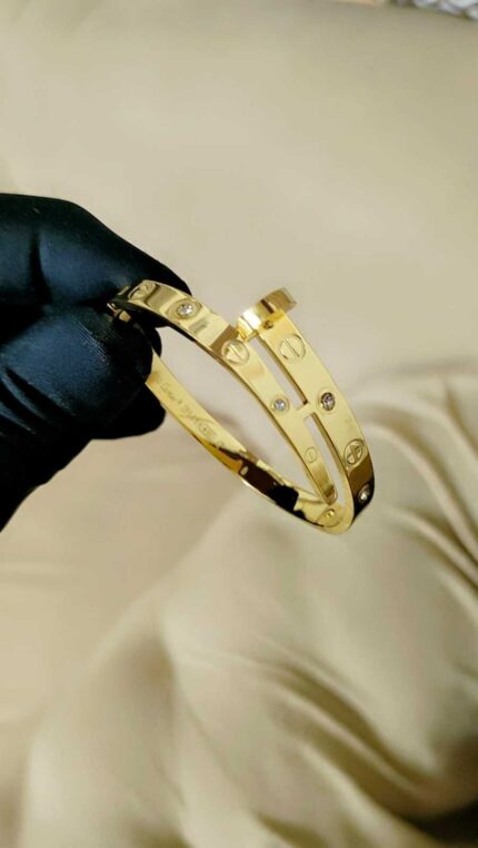 Cartier-Love-Bracelet-Classic-Model-Diamonds