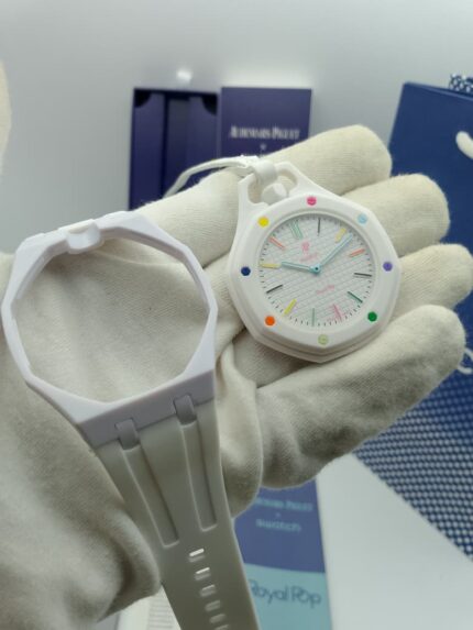 Audemars-Piguet-Bioceramic-Royal-Pop-Huit-Blanc