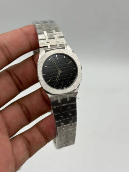 Gucci-25h-Black-Dial-Silver