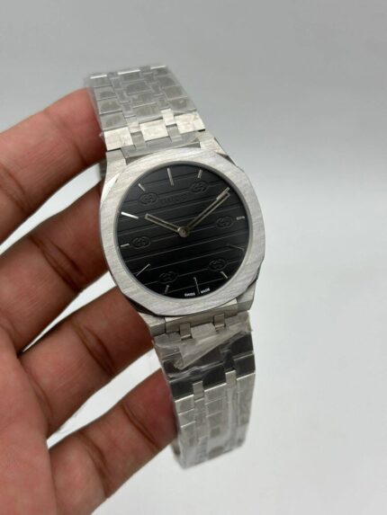 Gucci-25h-Black-Dial-Silver