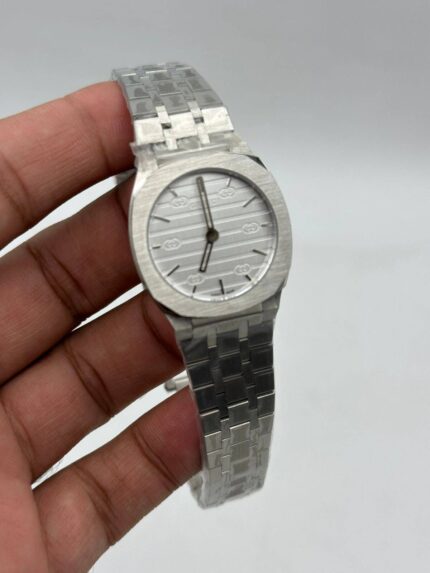 Gucci-25h-White-Dial-Silver