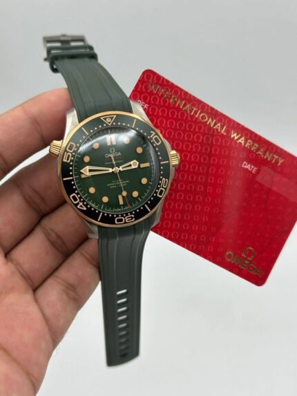Omega-Sea-Master-Diver-300M-Co-Axial-Master-Green-Dial-Rubber-Strap