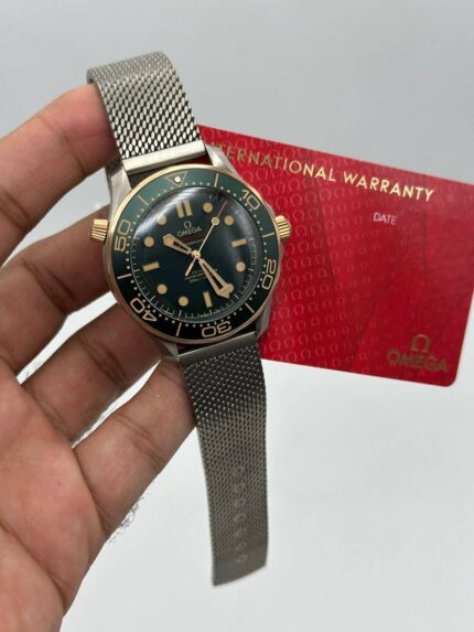 Omega-Sea-Master-Diver-300M-Co-Axial-Master-Chronomete-Titanium-Shappher-Chain