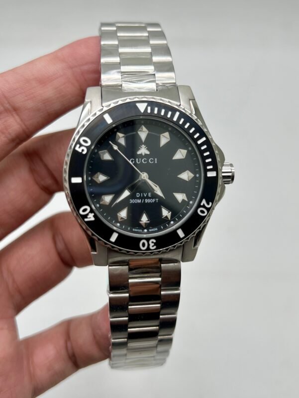 Gucci-Drive-Black-Dial-Silver