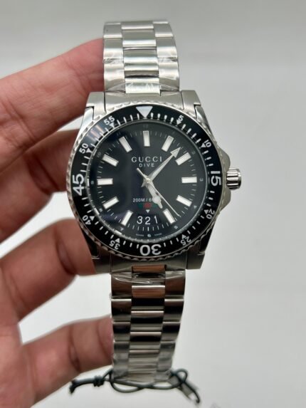 Gucci-Drive-Black-Dial-Silver