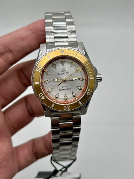 Gucci-Drive-White-Dial-Silver