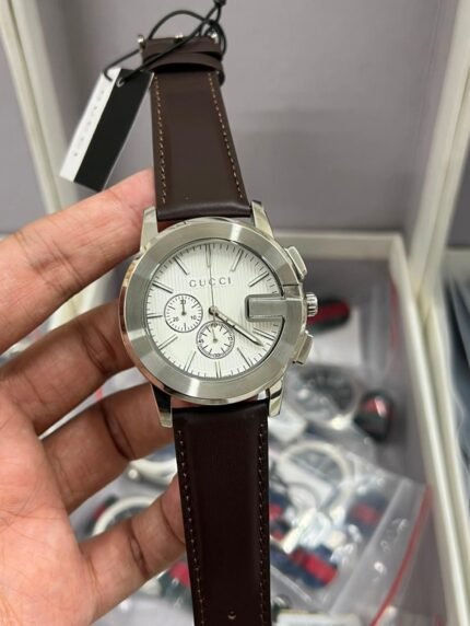 Gucci-G-White-Dial-Chronograph-Leather-Strap