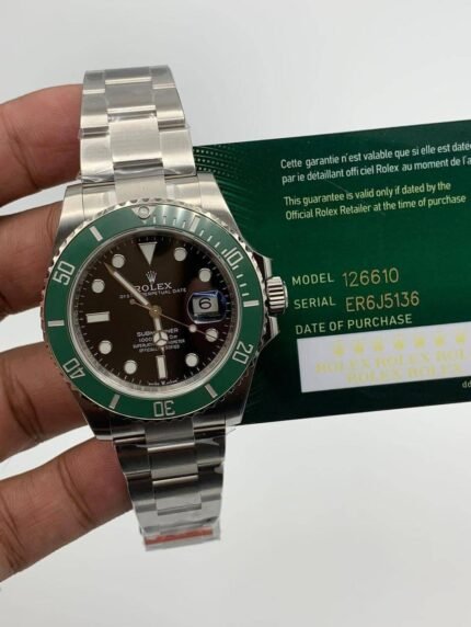 Rolex-Submariner-Black-Dial-Green-Bazel-Silver