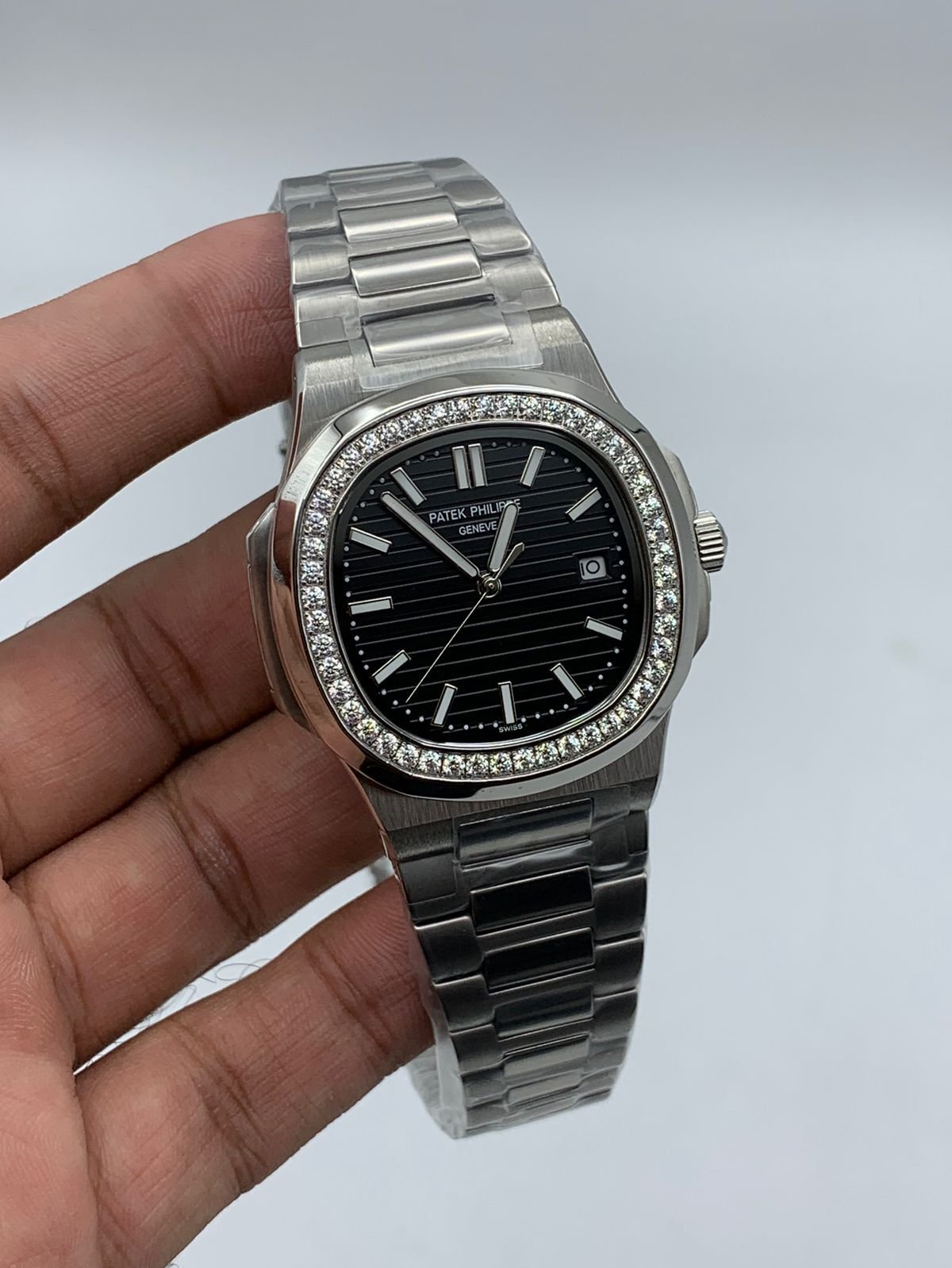 Patek-Philippe-Nautilus-Black-Dial-Diamond-Bazel-Silver Patek-Philippe-Nautilus-Black-Dial-Diamond-Bazel-Silver