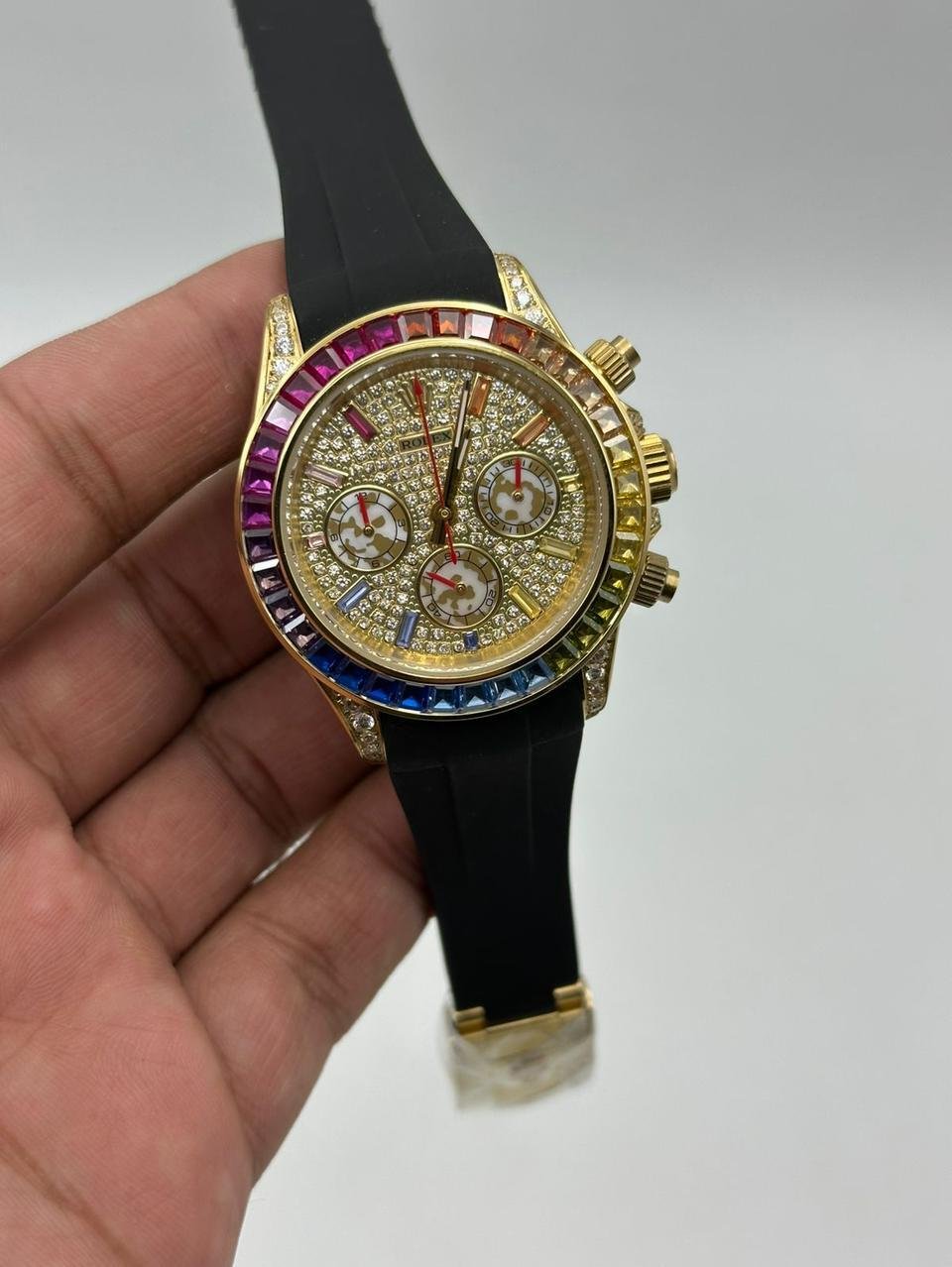 Rolex-Cosmograph-Daytona-Diamond-Dial-Rainbow-Rubber-Strap-Gold Rolex-Cosmograph-Daytona-Diamond-Dial-Rainbow-Rubber-Strap-Gold